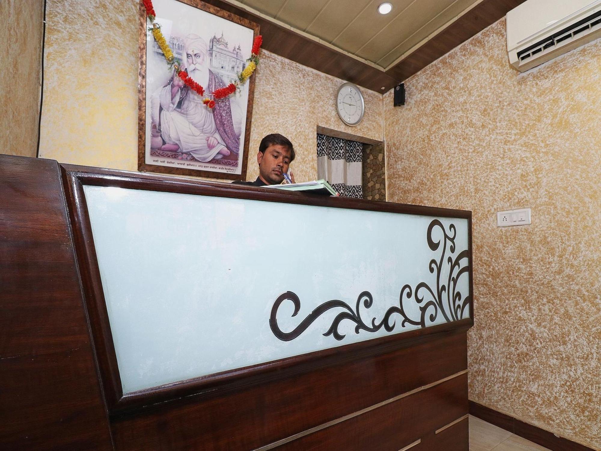 Silver Inn Near Acropolis Mall Calcutta Exteriör bild